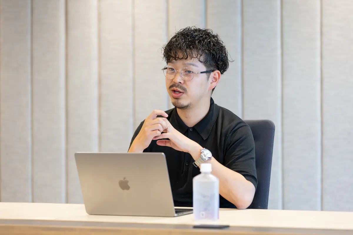 若手起業家が成長のために選んだ、「経営のプロ」である異業種企業との提携