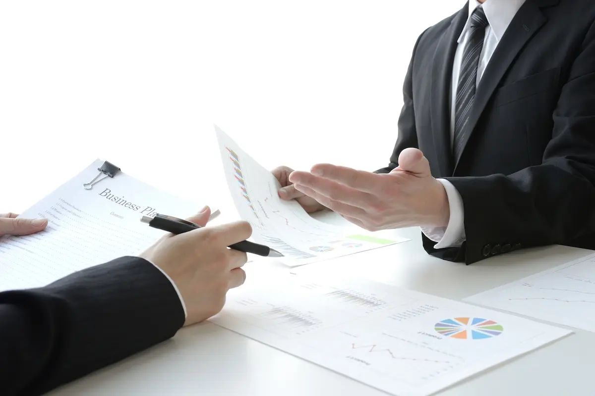 M&Aアドバイザーとは?業務内容や必要な資格、中小企業庁による制度変更を解説